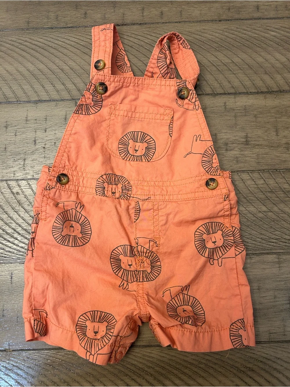 OshKosh Bgosh three 6m